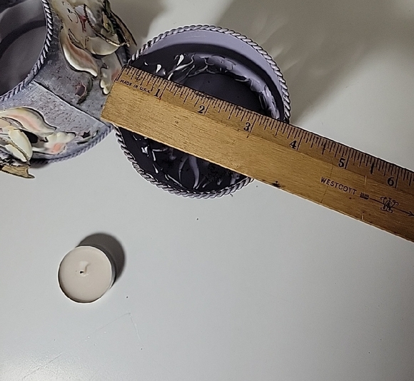 Charming Bunny Decorative Tealight/Candleholder With Tulips - Picture 10 of 12